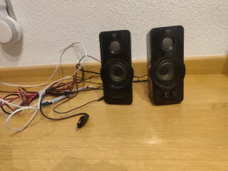 Altavoces Woxter Negro