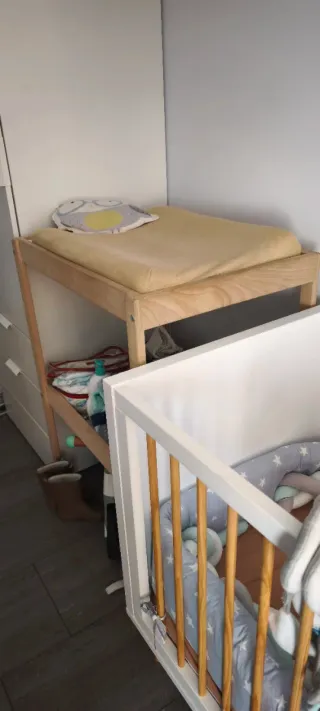 Cambiador Ikea con ruedas+ colchoneta Done by Deer