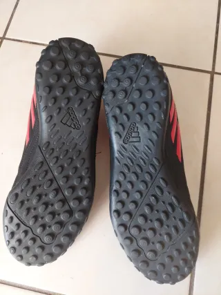 Scarpe calcetto Adidas nere e rosse