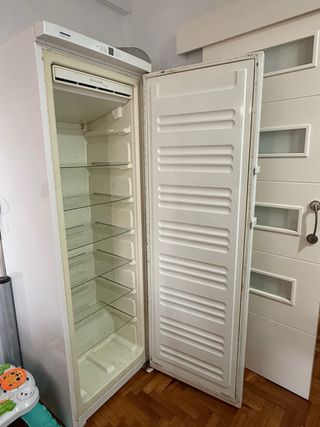 Nevera Liebherr blanca