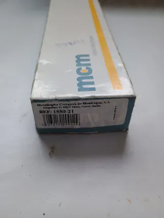 Cerradura MCM con llaves y tornillos