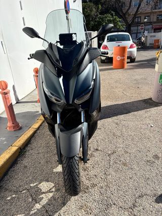 Yamaha XMAX 300 modelo Tech Max
