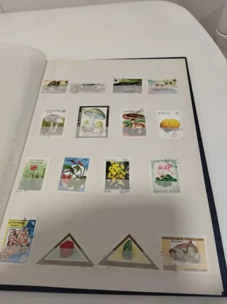 Álbum Sellos Auténticos del Mundo