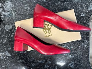 Zapatos de piel de tacón bajo rojos