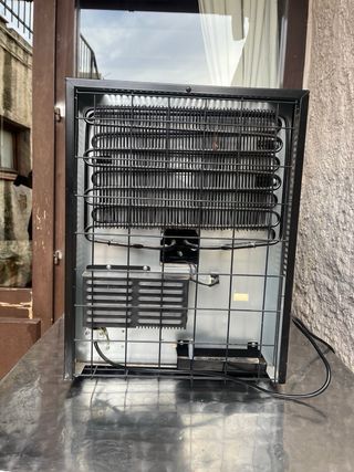 Nevera de vinos Svan