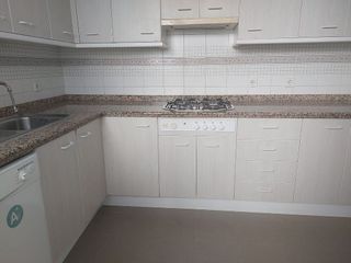 Piso en alquiler en Huerta del Pilar en Sevilla