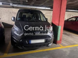 Garaje en venta en Artigas - Llefià en Badalona