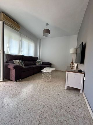 Piso en alquiler en Colores - Entreparques en Sevilla