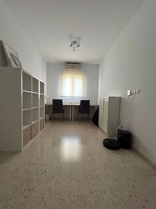 Piso en alquiler en Colores - Entreparques en Sevilla