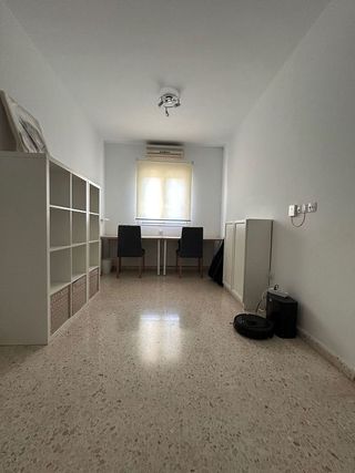 Piso en alquiler en Colores - Entreparques en Sevilla
