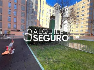 Piso en alquiler en Ensanche de Vallecas - Valdecarros en Madrid