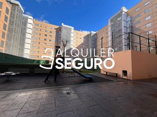 Piso en alquiler en Ensanche de Vallecas - Valdecarros en Madrid