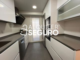 Piso en alquiler en Ensanche de Vallecas - Valdecarros en Madrid