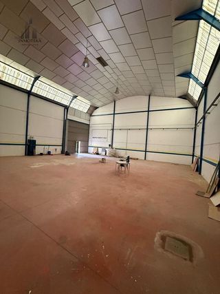 Nave industrial en venta en Santa Cruz - Industria - Polígono Campollano en Albacete