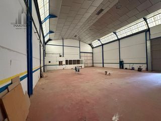 Nave industrial en venta en Santa Cruz - Industria - Polígono Campollano en Albacete