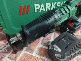 Sierra de sable Parkside recargable