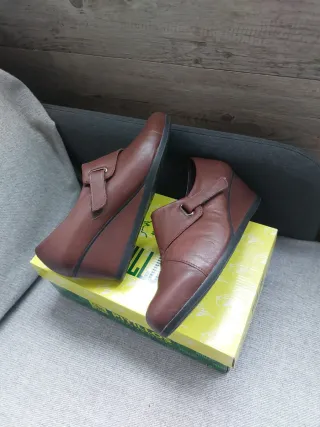 Zapatos Pitillos piel Marrones Talla 39