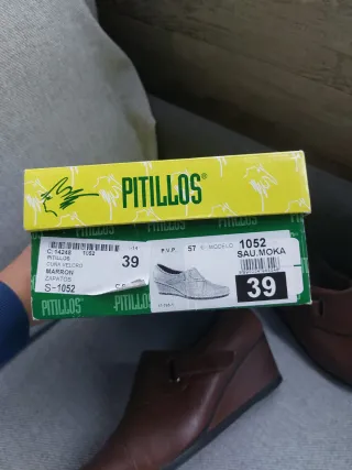 Zapatos Pitillos piel Marrones Talla 39