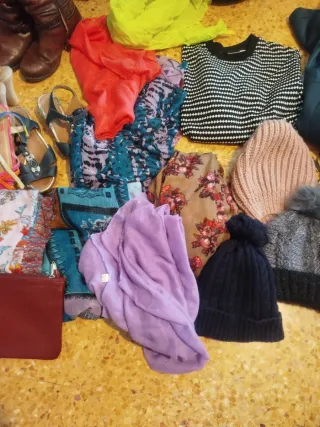 Lote 3€ ,más Jersey y Pantalón