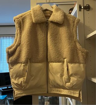 Cazadora borreguito convertible chaleco beige