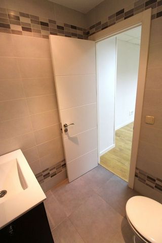 Oficina en alquiler en Castillejos en Madrid