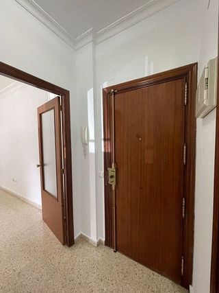 Piso en alquiler en Colores - Entreparques en Sevilla