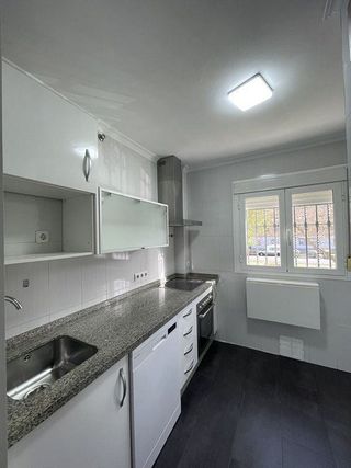 Piso en alquiler en Colores - Entreparques en Sevilla