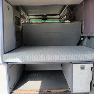 Vehículo camper, furgoneta volkswagen transporter