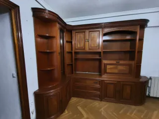Mueble de salón madera caoba clásico.