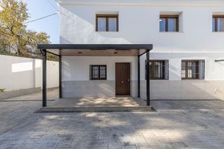 Chalet en venta en Zubia (La)