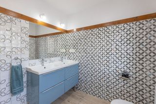 Chalet en venta en Zubia (La)