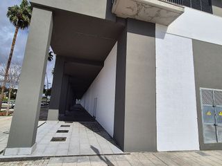 Local comercial en alquiler en Montequinto en Dos Hermanas