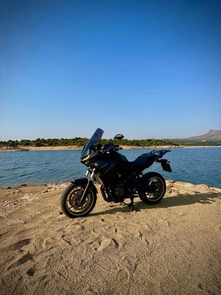 Yamaha Tracer 700 2024 Negra