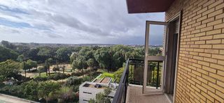 Piso en alquiler en Los Remedios en Sevilla