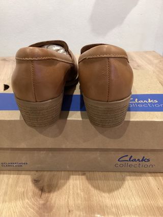 Mocasines Clarks tacón marrón