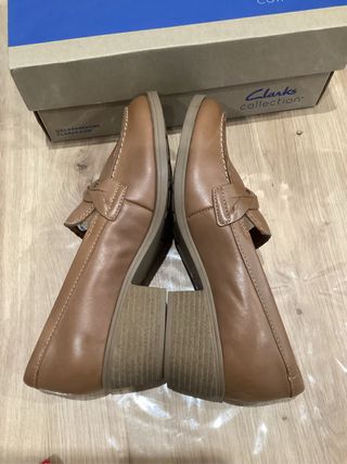 Mocasines Clarks tacón marrón