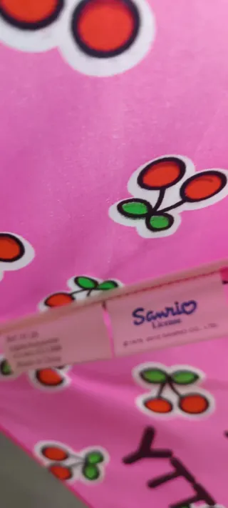 Paraguas infantil con cerezas de Hello Kitty