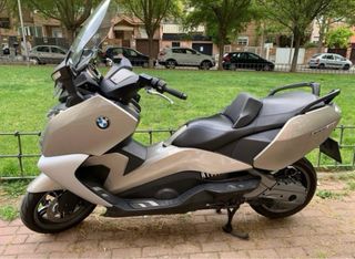 Paquete moto y coche Audi Q5 y BMW C650 Gt