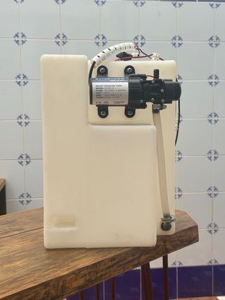 Depósito Agua camper 32L con Bomba presion