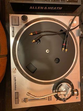 Pareja de Tocadiscos Audio-Technica AT-LP120