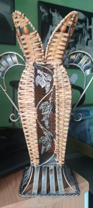 Vaso decorativo rattan e ferro battuto