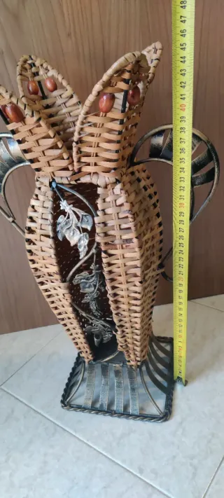 Vaso decorativo rattan e ferro battuto