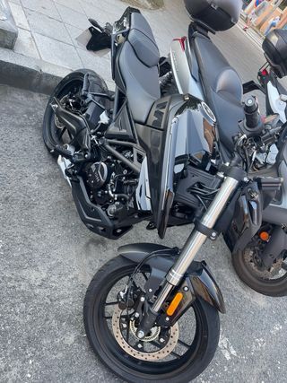 Moto Voge 125R Negra