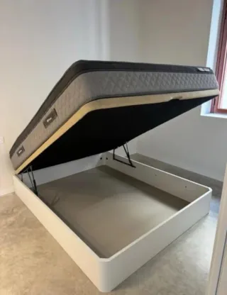 Canapés y colchones nuevos