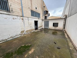 Nave industrial en venta en Santa Cruz - Industria - Polígono Campollano en Albacete