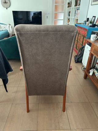 Silla respaldo alto tela y madera