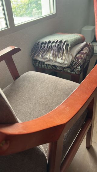 Silla respaldo alto tela y madera