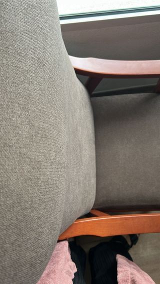 Silla respaldo alto tela y madera