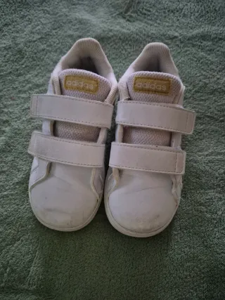 Zapatillas Adidas niño T24
