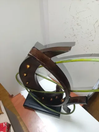 Escultura moderna abstracta